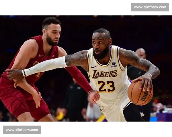 新秀詹姆斯 25 分羞辱 DPOY！阿泰回忆经典对抗：他天生就是国王