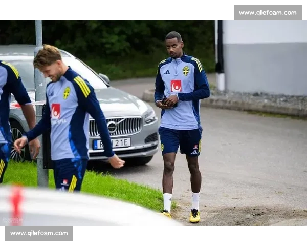 伊萨克单独训练风波：纪律惩罚还是转会博弈？