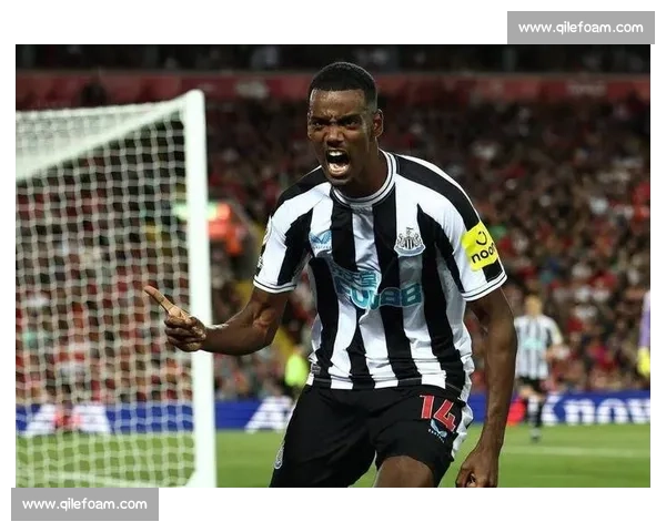 伊萨克单独训练风波：纪律惩罚还是转会博弈？