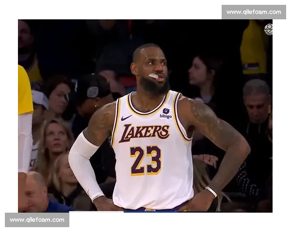 新秀詹姆斯 25 分羞辱 DPOY！阿泰回忆经典对抗：他天生就是国王